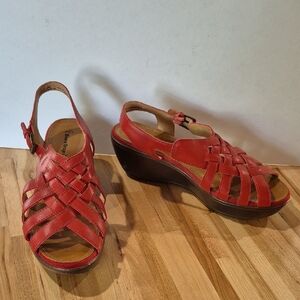 BareTraps Red Wedge Sandals with Intricate Design